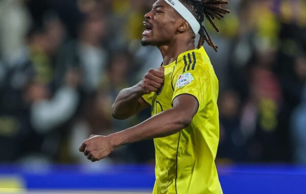 الهدف الذي يحمل توقيع سيماكان يضمن فوز النصر مجدداً