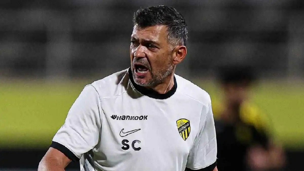 توبيخ اللاعبين واتهام الحارس.. مشهد الغضب الذي شهده الاتحاد