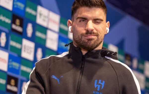 عودة نيفيز للتدريبات ترفع معنويات الهلال قبل مباراة مصيرية