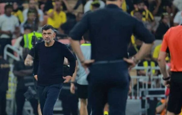 لماذا زادت الضغوط على كونسيساو بعد الهزيمة؟