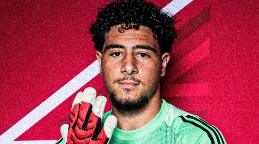 كيف يخطط حارس أياكس لتمثيل المغرب في مونديال 2030؟