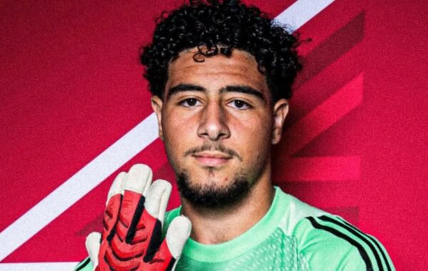 كيف يخطط حارس أياكس لتمثيل المغرب في مونديال 2030؟