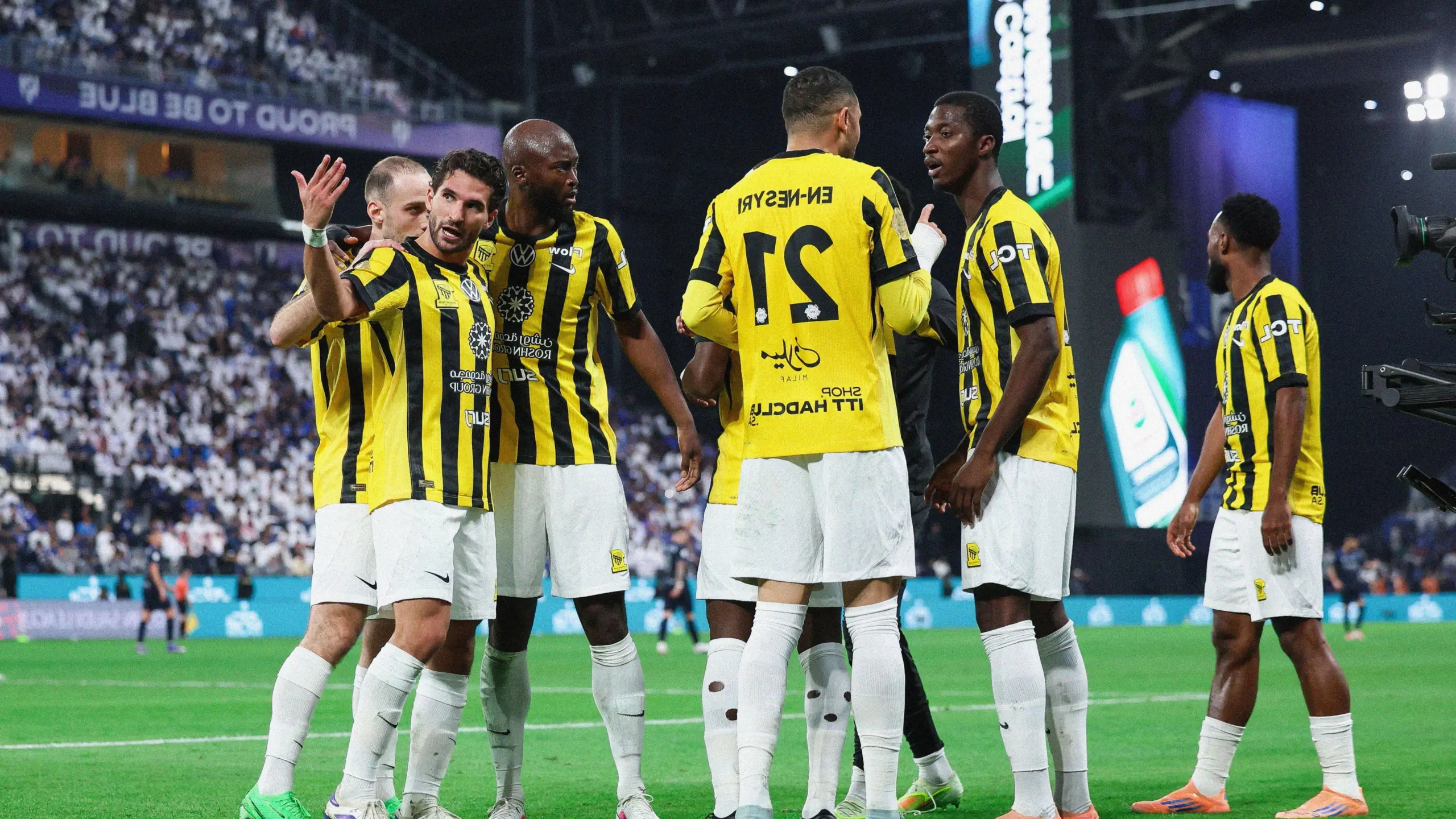 ثلاثة أندية أوروبية تتنافس على ضم نجم الاتحاد الجزائري في الصيف