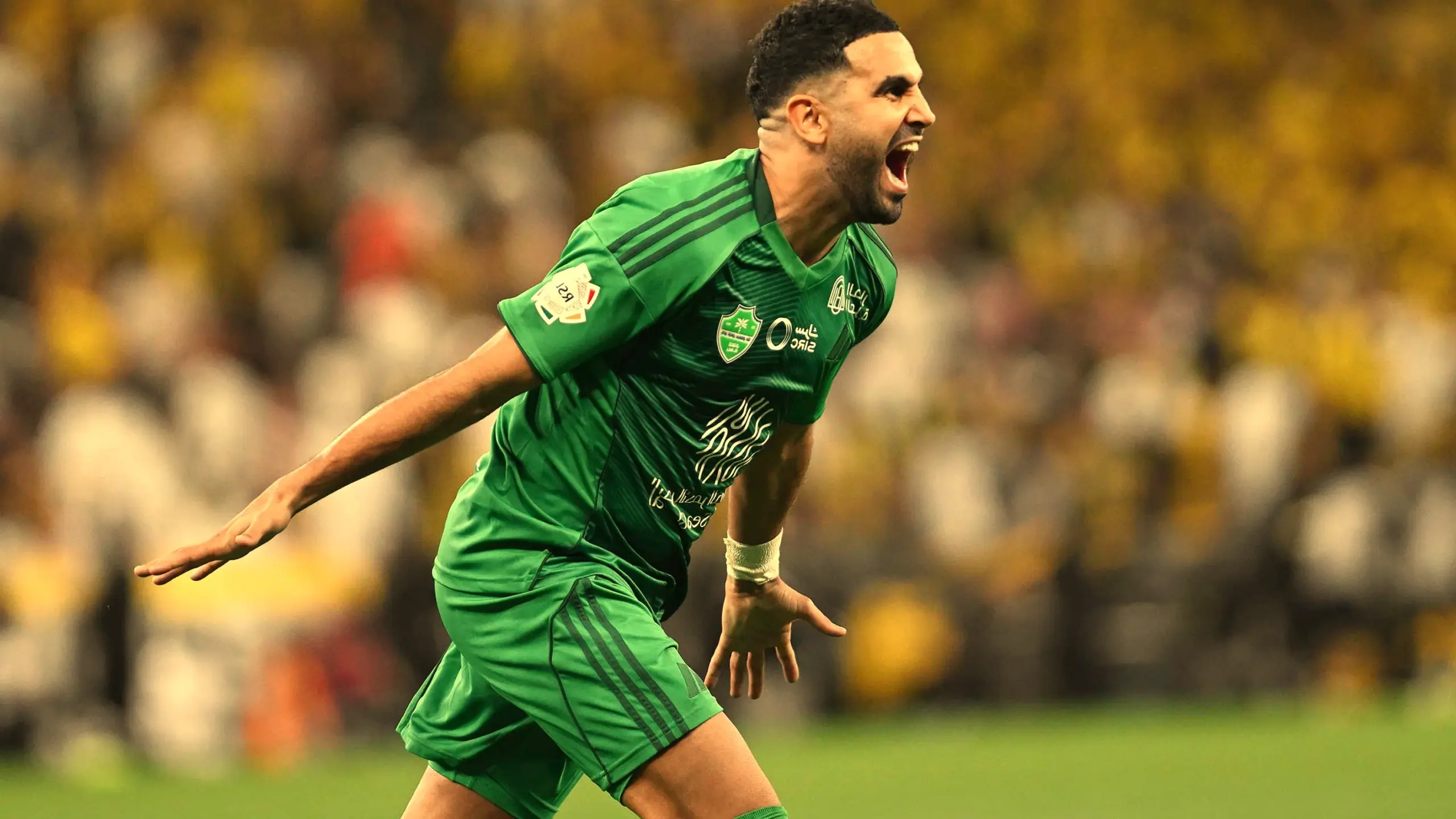 فوز الأهلي على الاتحاد يبقى الأمل حياً في سباق لقب روشن