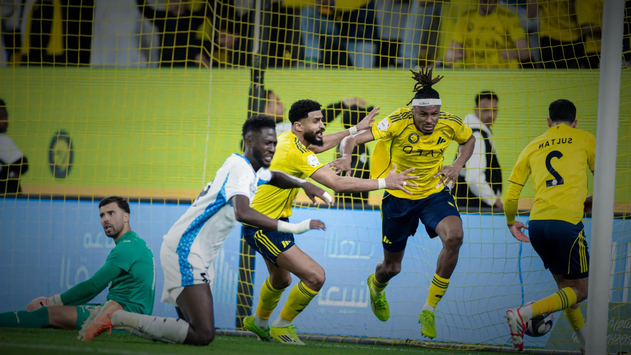 لمسة رأس سيماكان السحرية تنقذ النصر وتصدم نيوم في اللحظات الأخيرة