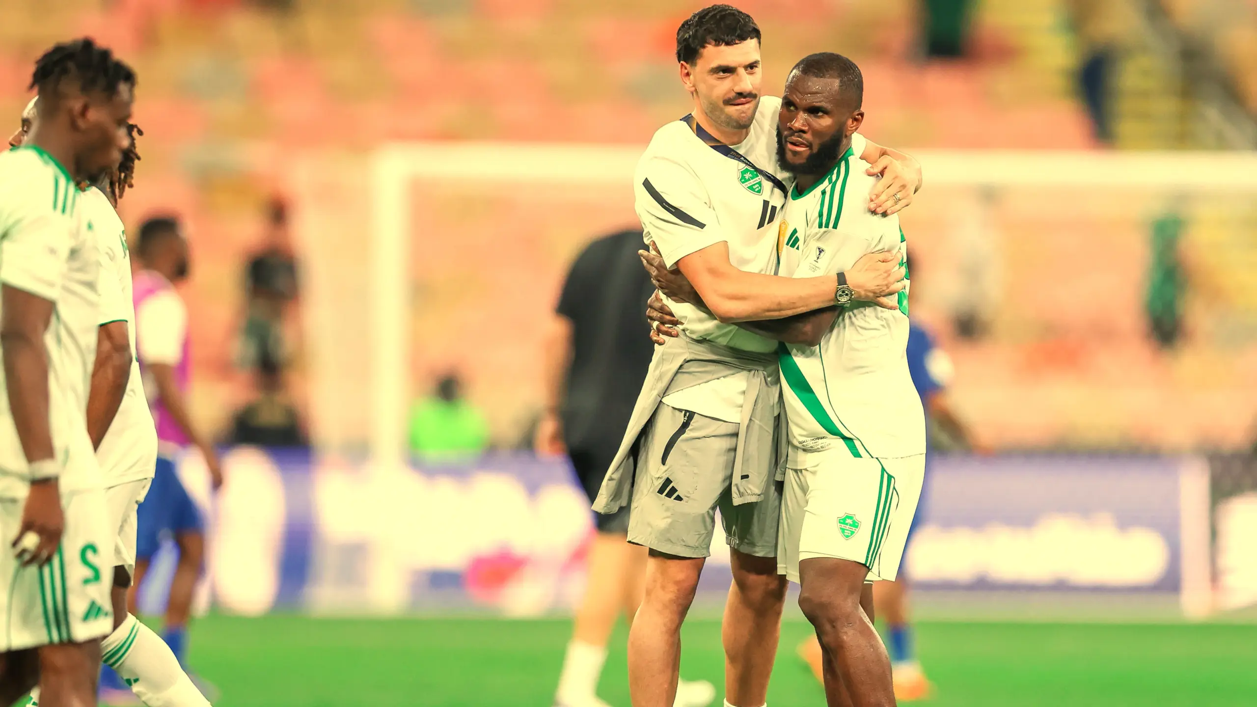 ماذا يحدث الآن بعد فوز الأهلي على جوهور دار التعظيم؟