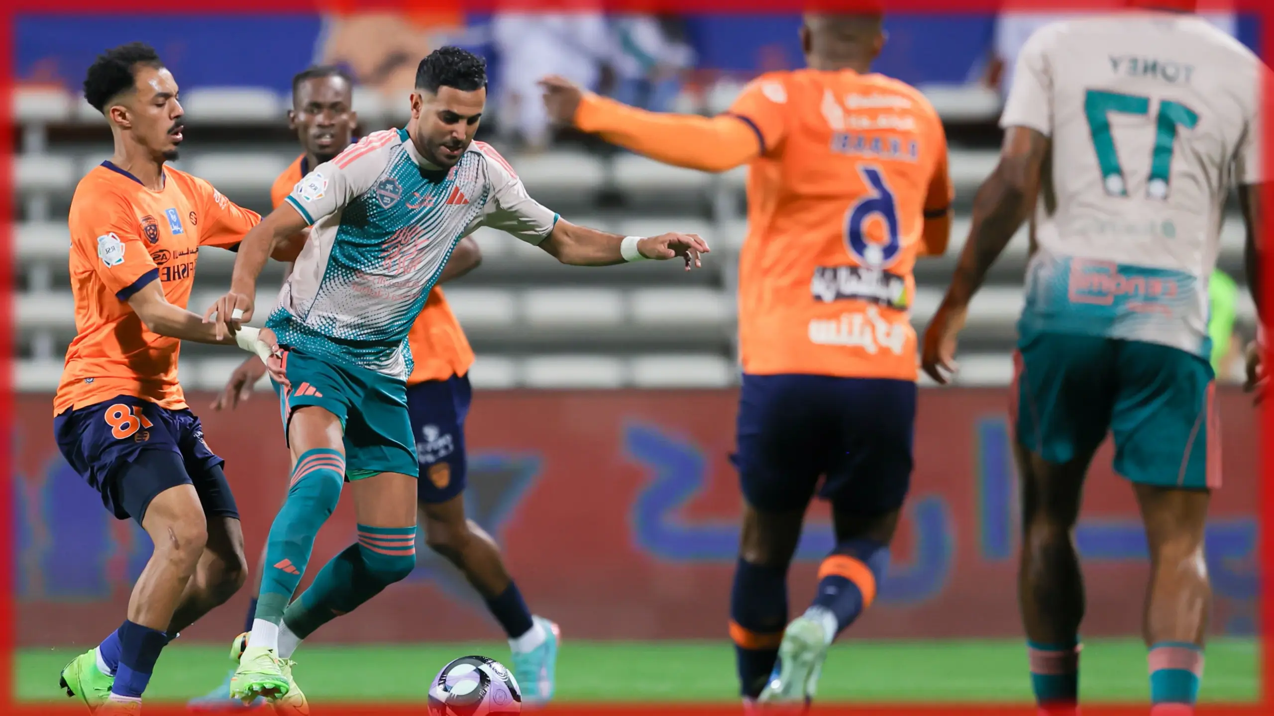 ماذا حدث في المباراة بين الأهلي والفيحاء؟