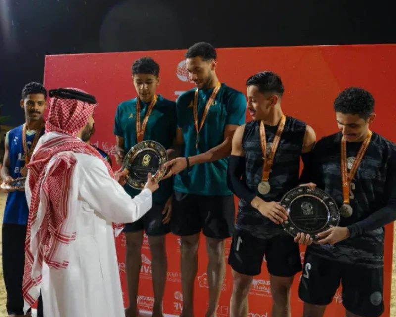 فريق الشباب بنادي الخليج يحرز اللقب في بطولة المملكة للكرة الطائرة الشاطئية