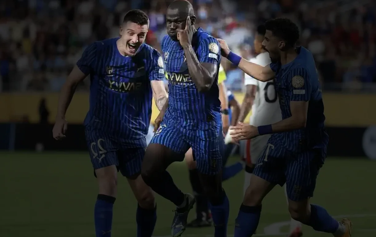 تأثير رحلة كاليدو كوليبالي على أداء نادي الهلال: الفراغ الكبير في خط الدفاع