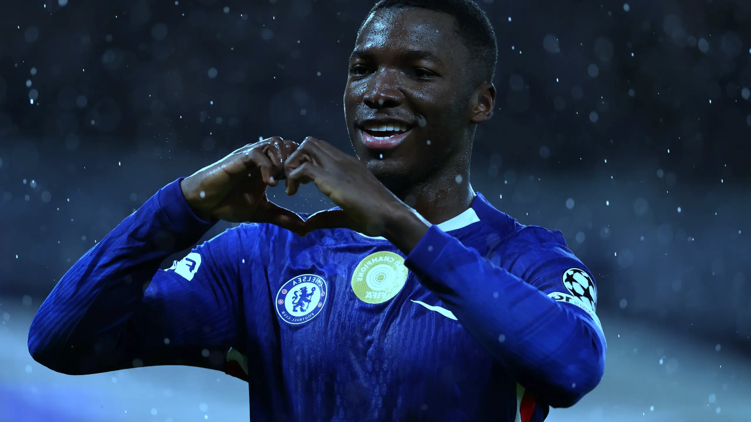 ما الذي يجعل إدواردو كونسيساو هدفًا للعديد من الأندية الأوروبية؟