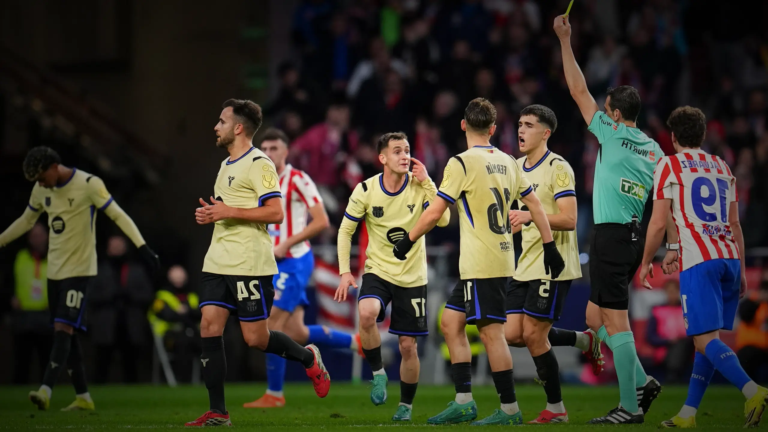 ماذا ينتظر كاسادو بعد رحيله من برشلونة؟