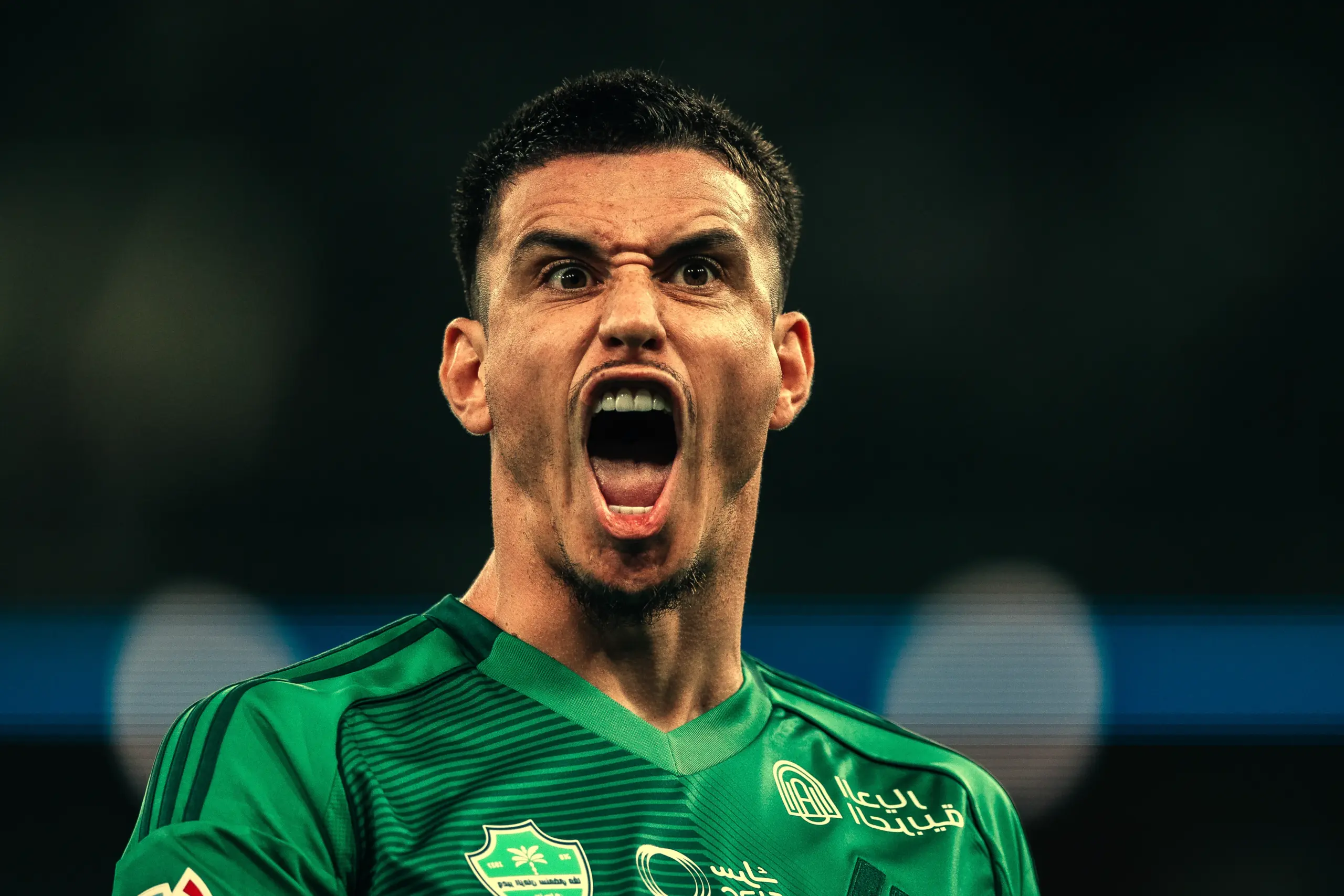 روجر إيبانيز: من اللاعب المجهول إلى صمام الأمان في دفاع الأهلي