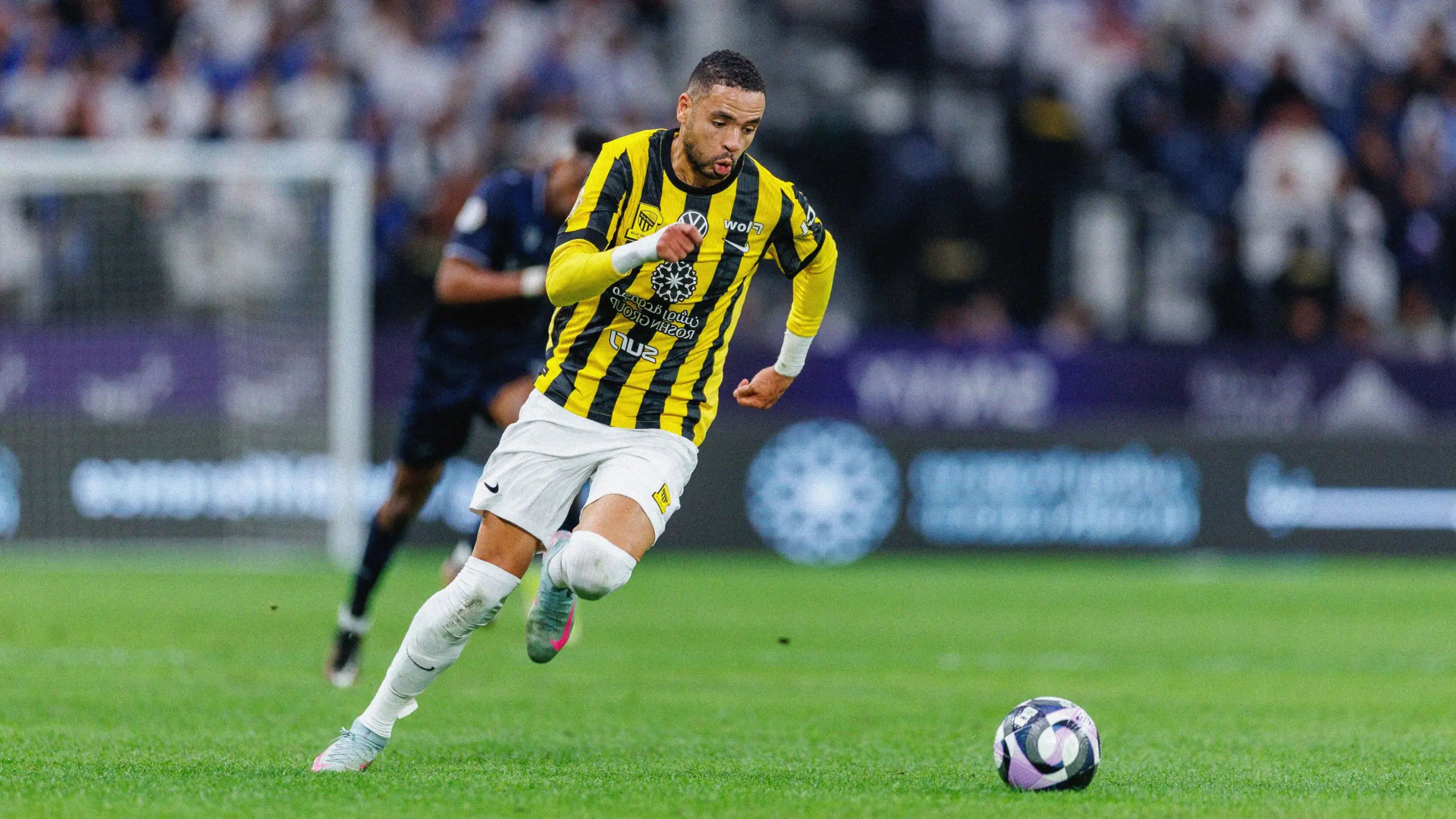 من مشادة علنية إلى وعد تاريخي.. كيف حوّل مدرب الاتحاد الخلاف إلى خريطة طريق لآسيا؟