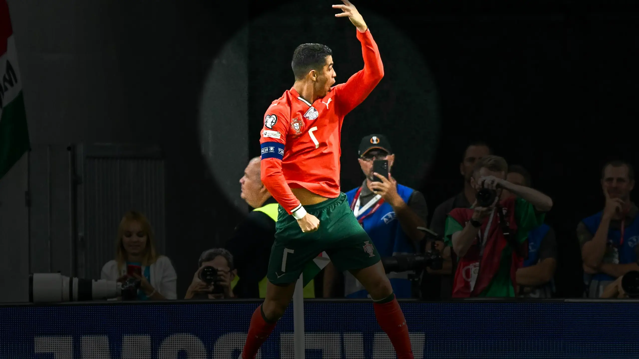 النجم البرتغالي الذي يهدد بتغيير قواعد اللعبة مع أسطورته قبل كأس العالم