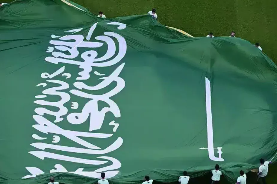 ماذا يعني رحيل جورجيوس دونيس من نادي الخليج؟ وما مستقبله مع منتخب السعودية؟