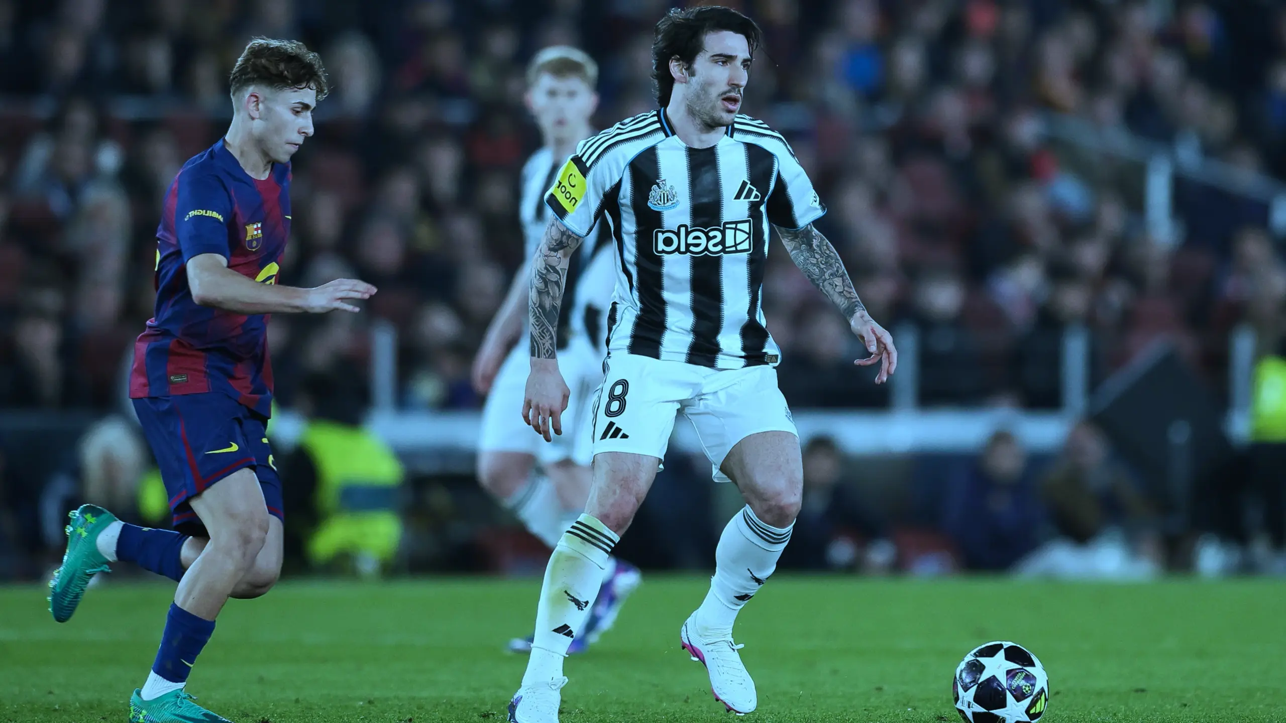 الخطوة التي قد تعيد اللاعب الإيطالي إلى صفوف العمالقة وتغير خريطة الوسط الأوروبي