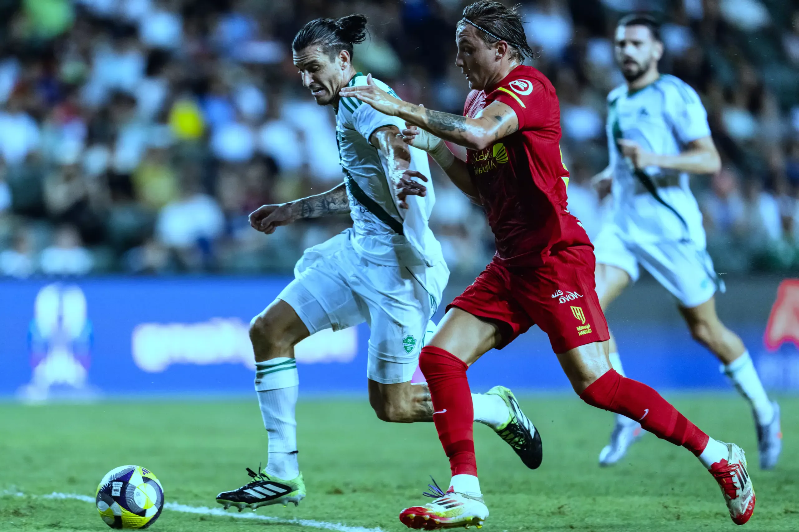 عقوبة الإيقاف تغيب محمد أبو الشامات عن مباراتين رسميتين